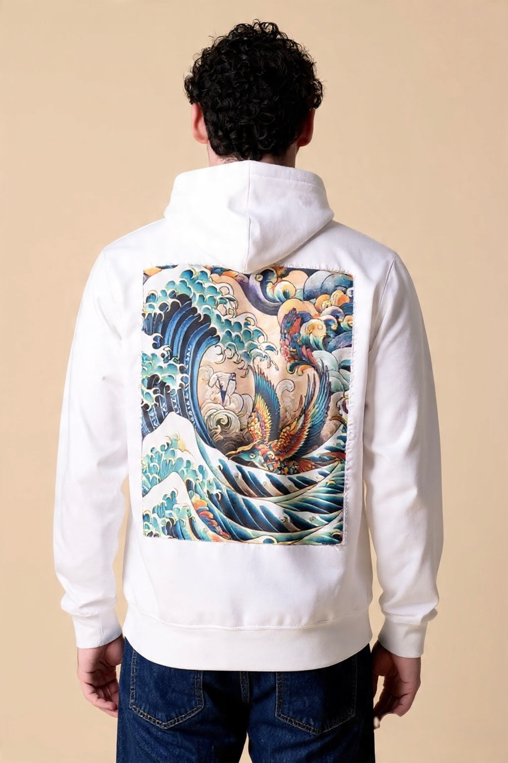 FELPA JAPAN BIANCA CON RICAMO FENICE E STAMPA A PATCH SUL RETRO