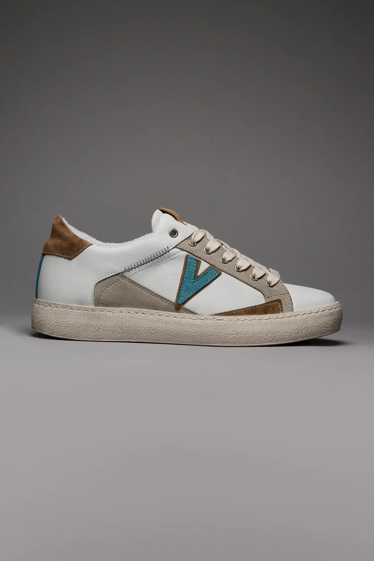 PABLITO - SNEAKERS CON INSERTI IN PELLE CUOIO SABBIA E AZZURRO E RICAMI