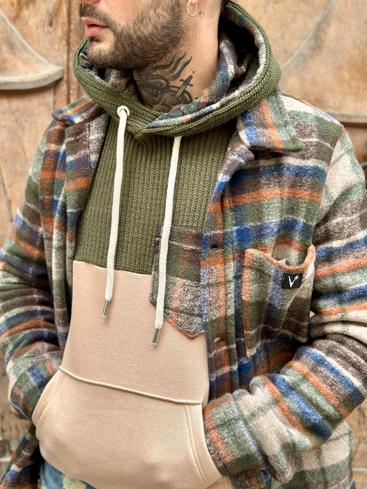 FELPA CAPPUCCIO SABBIA CON INTARSIO IN MAGLIERIA E DETTAGLI IN TESSUTO V2