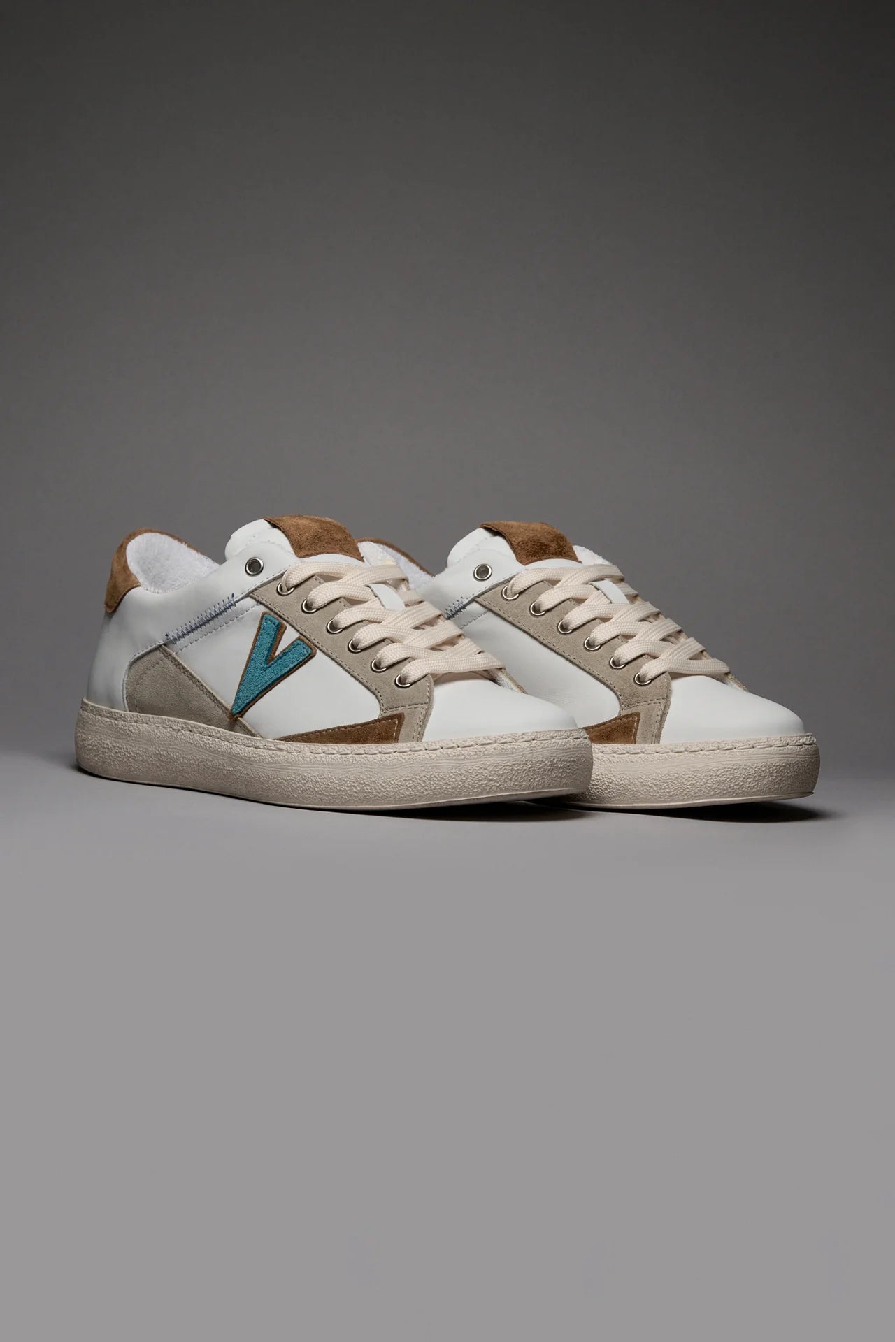 PABLITO - SNEAKERS CON INSERTI IN PELLE CUOIO SABBIA E AZZURRO E RICAMI