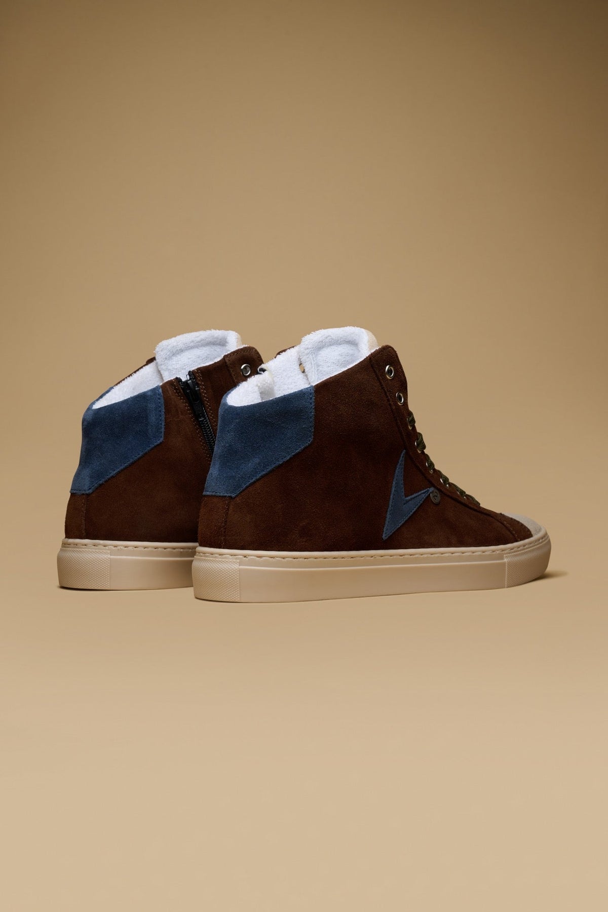 OLYMPIC MID- SNEAKERS ALTE SCAMOSCIATE MORO CON RETRO E INSERTO BLU
