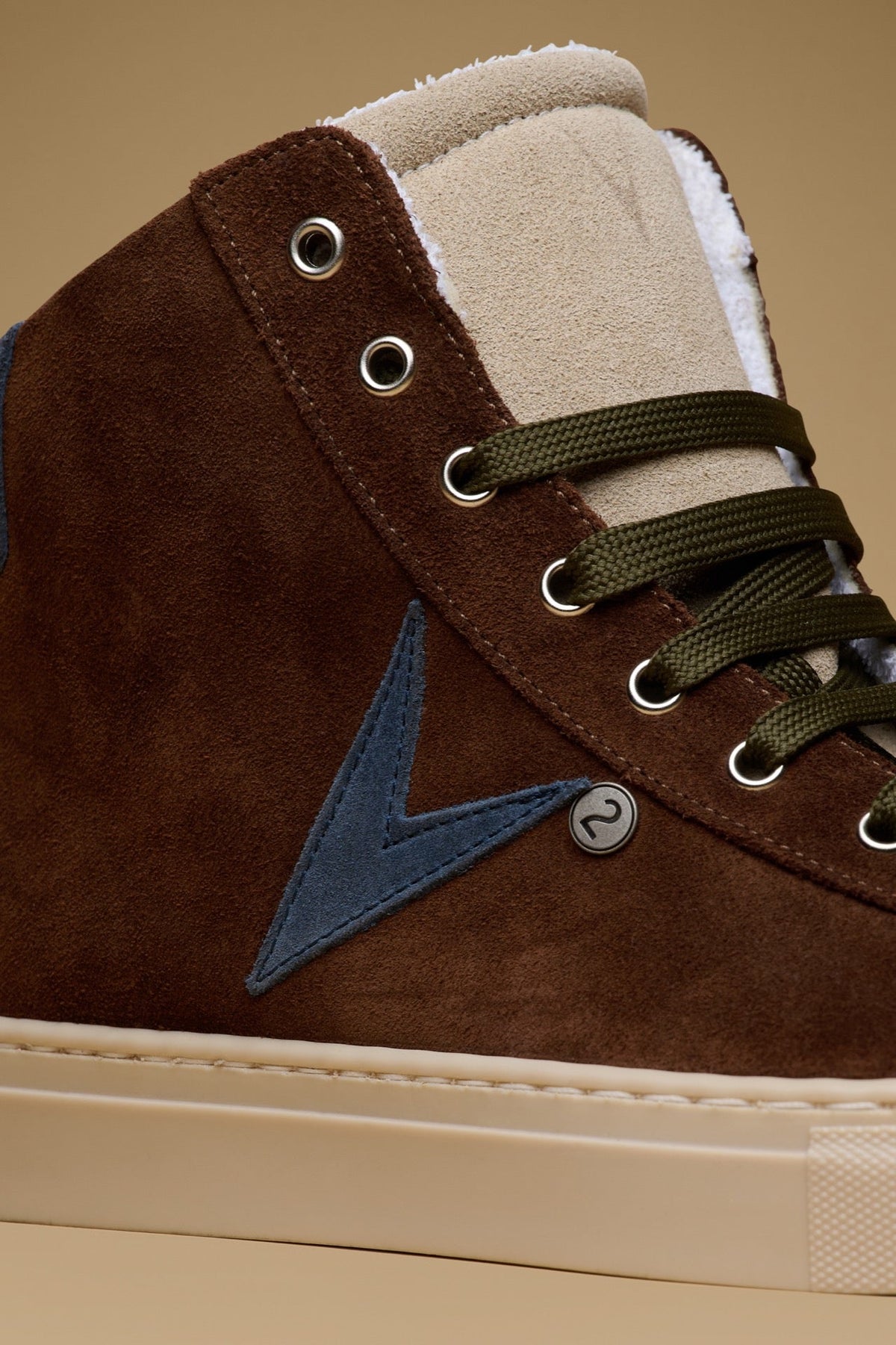 OLYMPIC MID- SNEAKERS ALTE SCAMOSCIATE MORO CON RETRO E INSERTO BLU