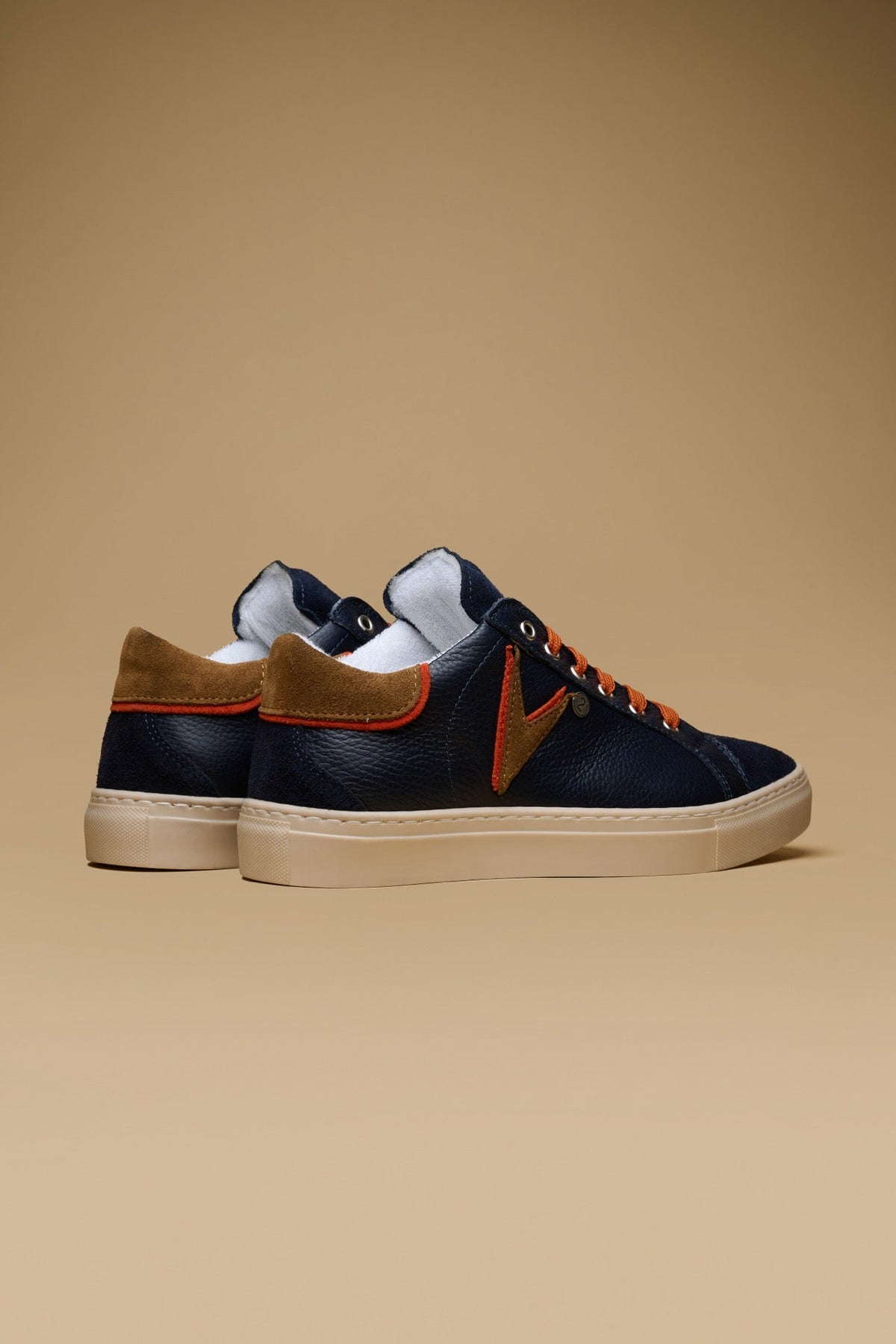 OLYMPIC V - SNEAKERS A SUOLA BASSA IN PELLE MARTELLATA BLU CON INSERTO E RETRO BICOLOR CUOIO E ARANCIO