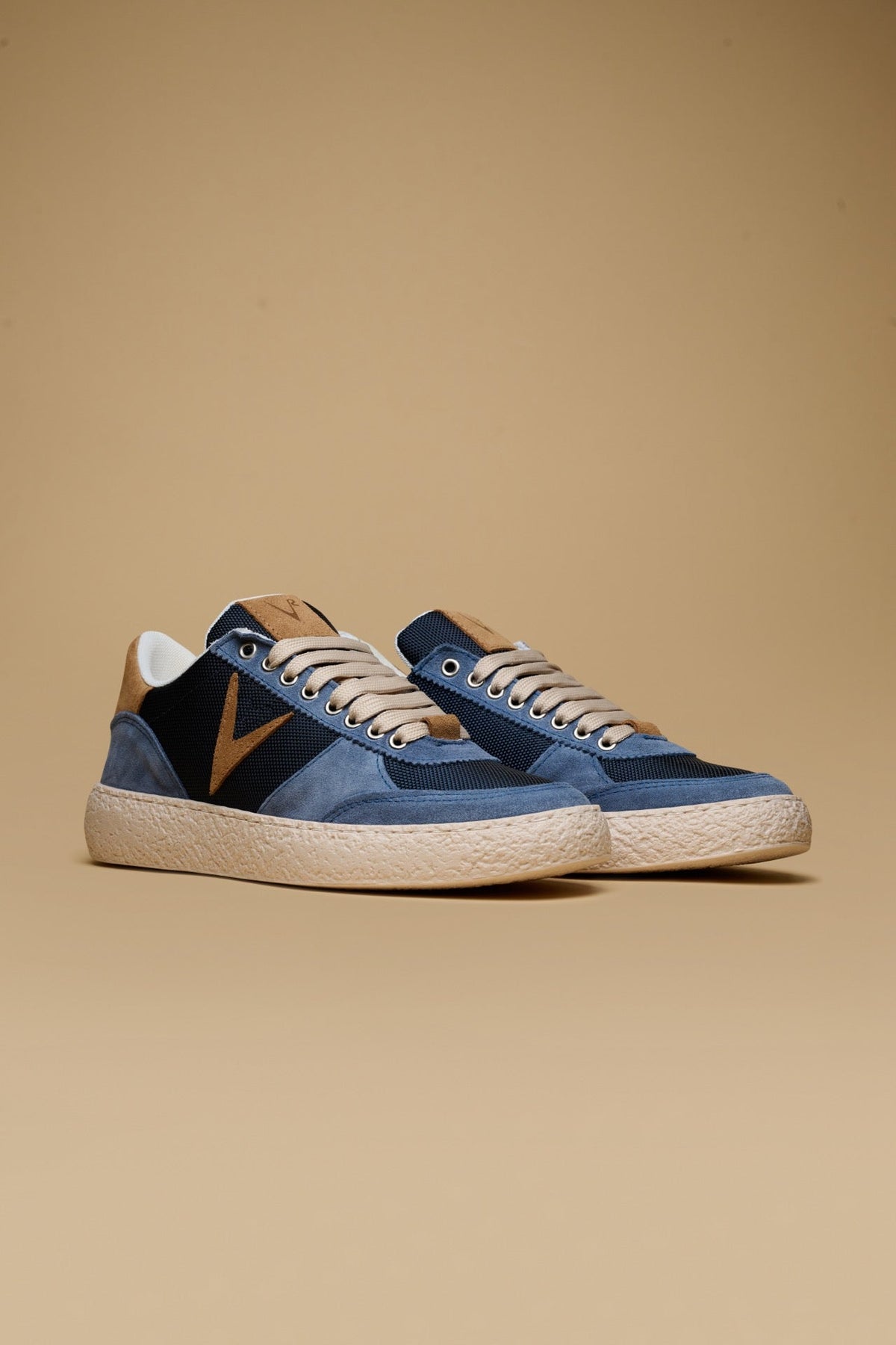 ATENA - Sneakers a suola bassa in pelle scamosciata Azzurra con inserti Cuoio