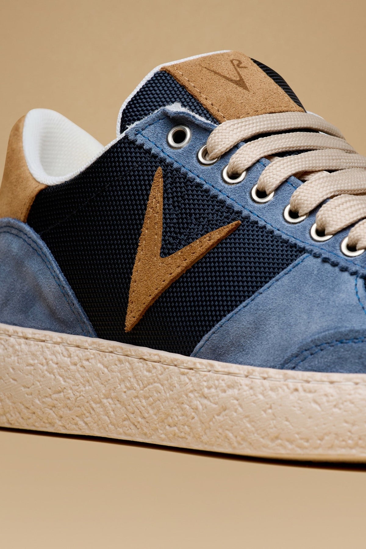 ATENA - Sneakers a suola bassa in pelle scamosciata Azzurra con inserti Cuoio