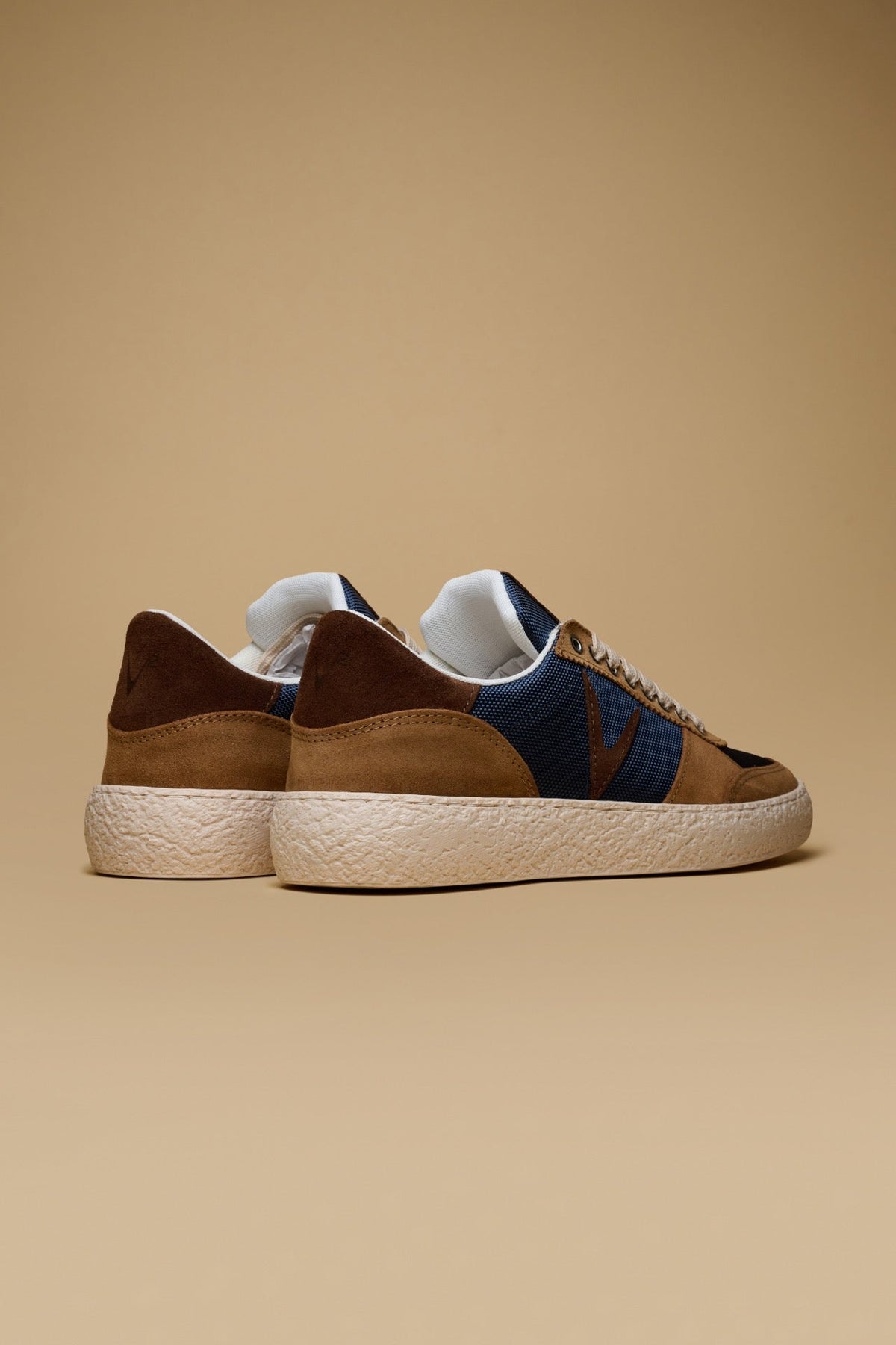 ATENA - Sneakers a suola bassa in pelle scamosciata Cuoio con inserti Moro